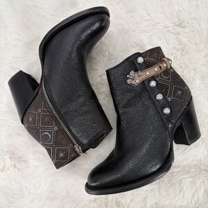 Genuine Deer Leather Bootie by Cuadra Boots (3W04VE)